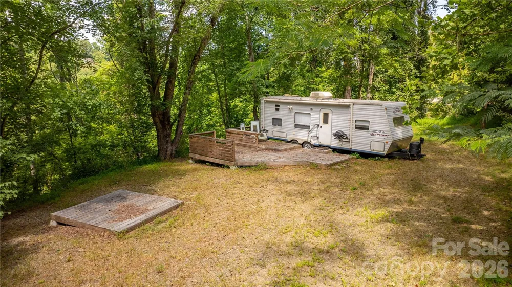 22 Fern Gully Marshall, NC 28753