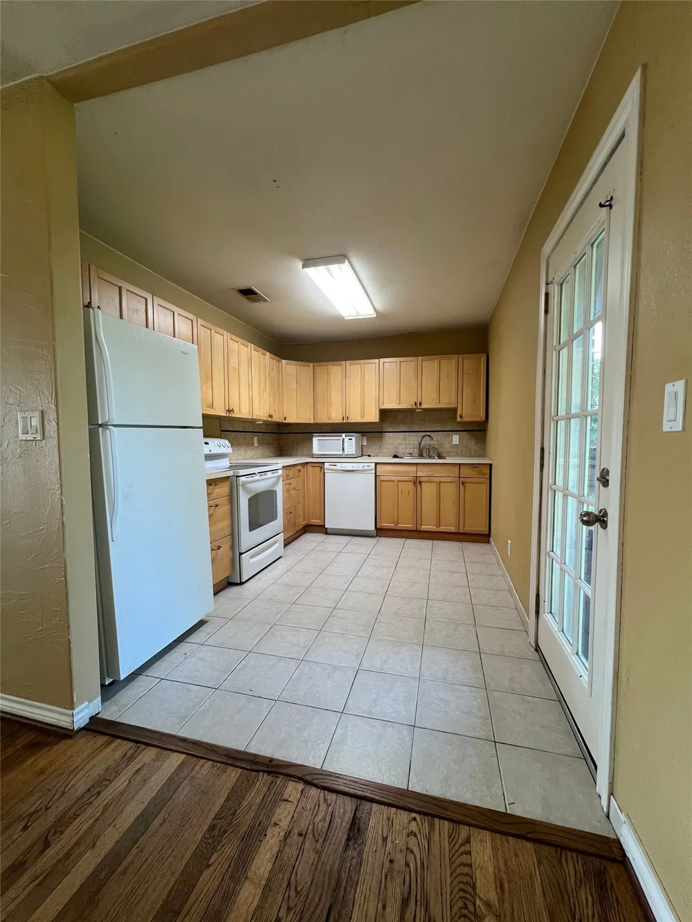 850 HARBIN Stephenville, TX 76401