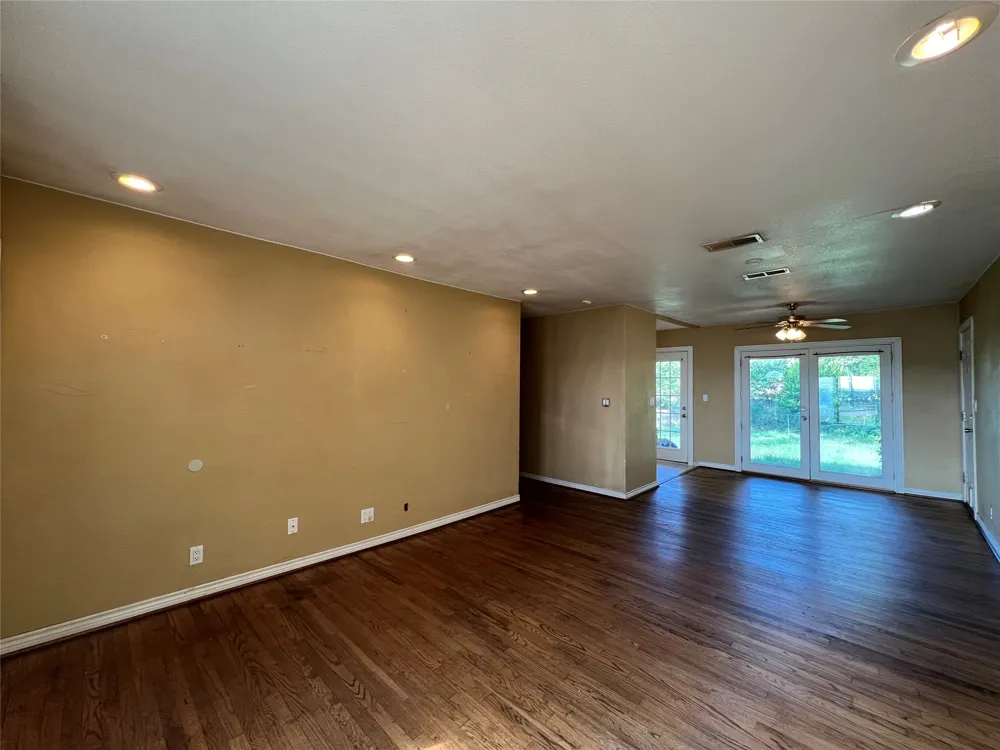 850 HARBIN Stephenville, TX 76401