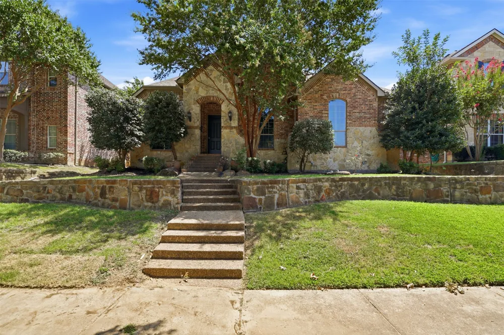 2310 Queen Morgan Lane Lewisville, TX 75056