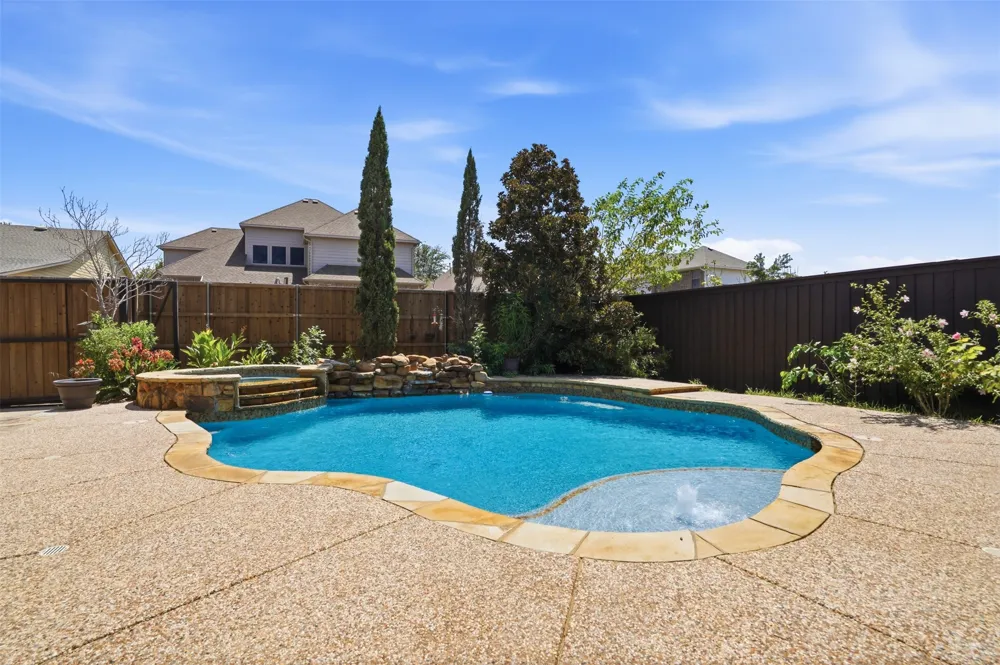 2310 Queen Morgan Lane Lewisville, TX 75056