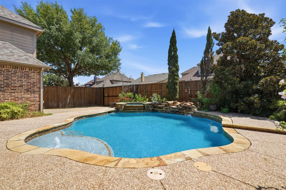 2310 Queen Morgan Lane Lewisville, TX 75056