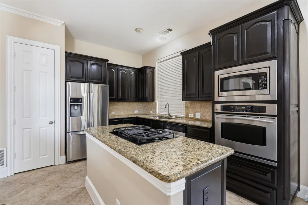 2310 Queen Morgan Lane Lewisville, TX 75056