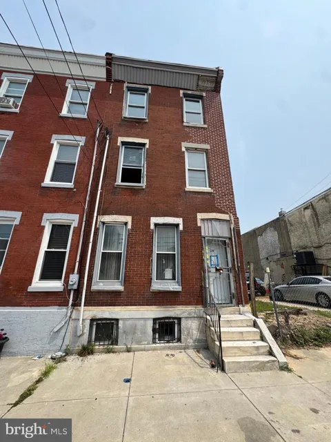 2207 W OXFORD STREET