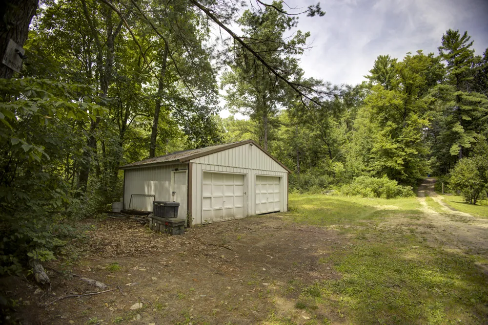 7140 Amy School Road Howard City, MI 49329