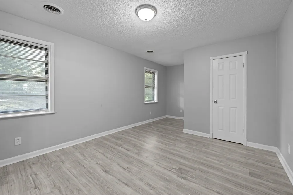 2067 COLLIER DR Memphis, TN 38127