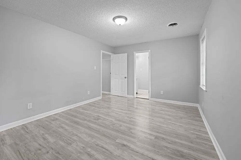 2067 COLLIER DR Memphis, TN 38127