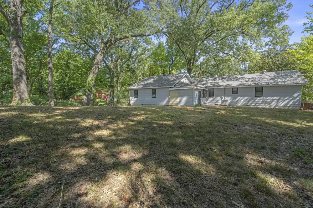 2067 COLLIER DR Memphis, TN 38127