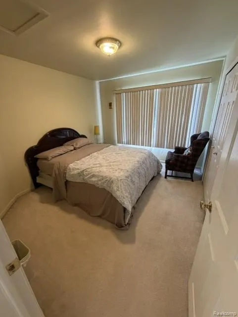 29211 Sunridge Farmington Hills City, MI 48334
