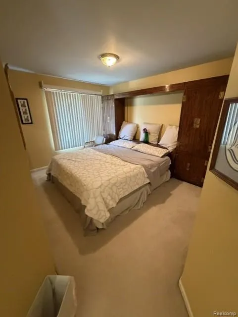 29211 Sunridge Farmington Hills City, MI 48334