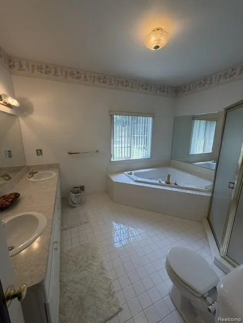 29211 Sunridge Farmington Hills City, MI 48334