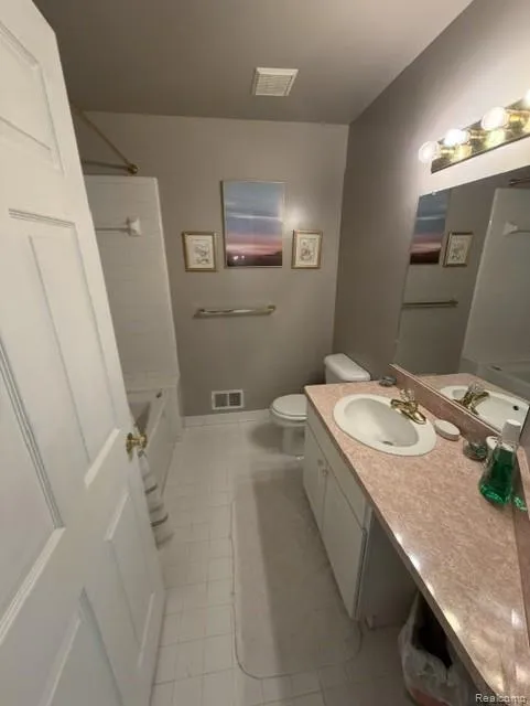 29211 Sunridge Farmington Hills City, MI 48334