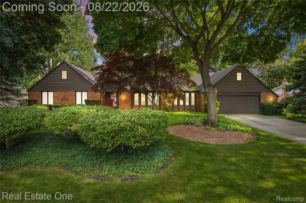 28330 E Blom Drive Harrison Charter Township, MI 48045