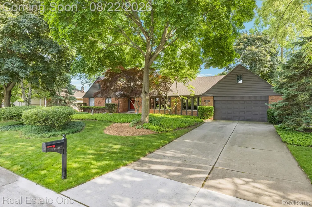 28330 E Blom Drive Harrison Charter Township, MI 48045