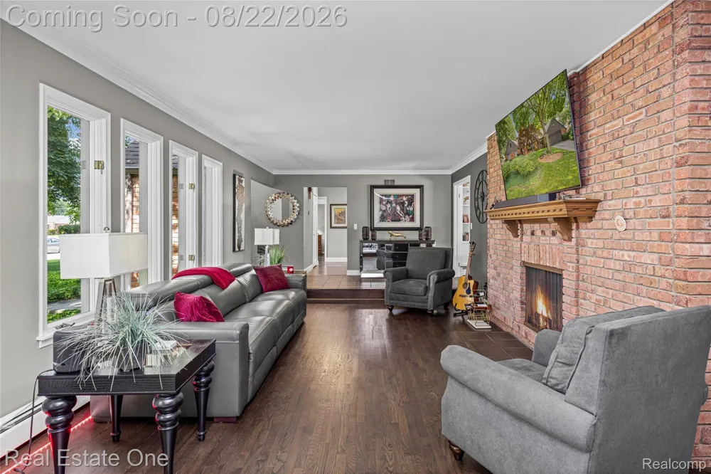 28330 E Blom Drive Harrison Charter Township, MI 48045