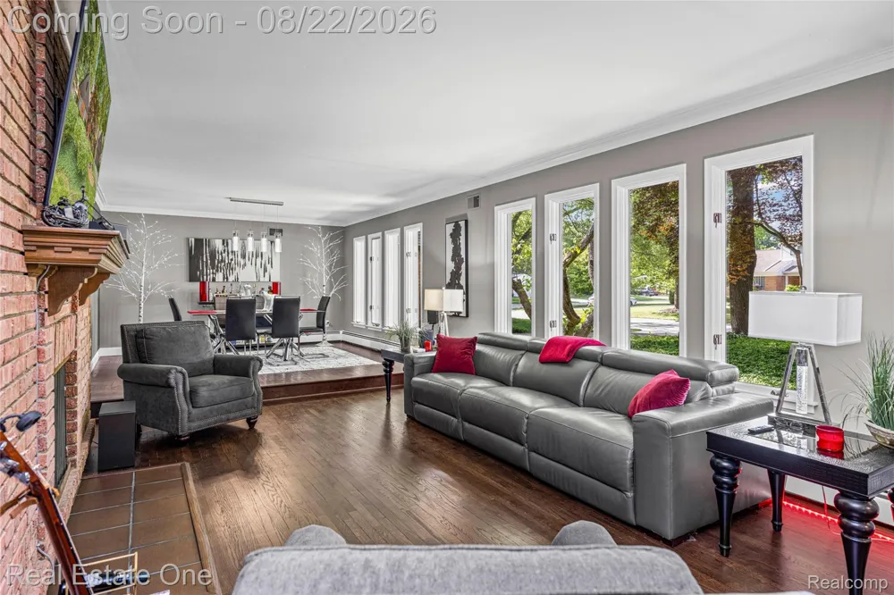 28330 E Blom Drive Harrison Charter Township, MI 48045