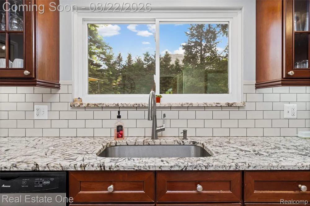 28330 E Blom Drive Harrison Charter Township, MI 48045