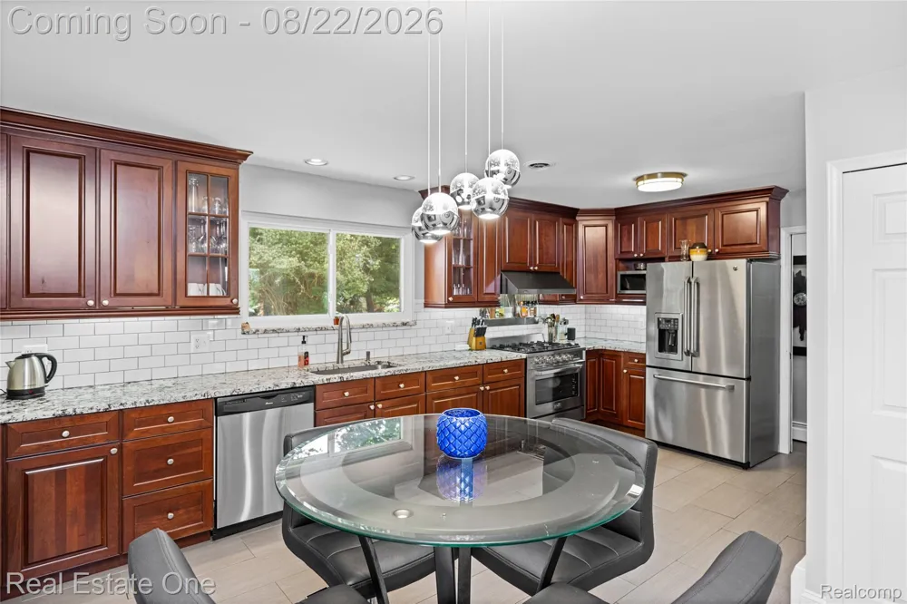 28330 E Blom Drive Harrison Charter Township, MI 48045
