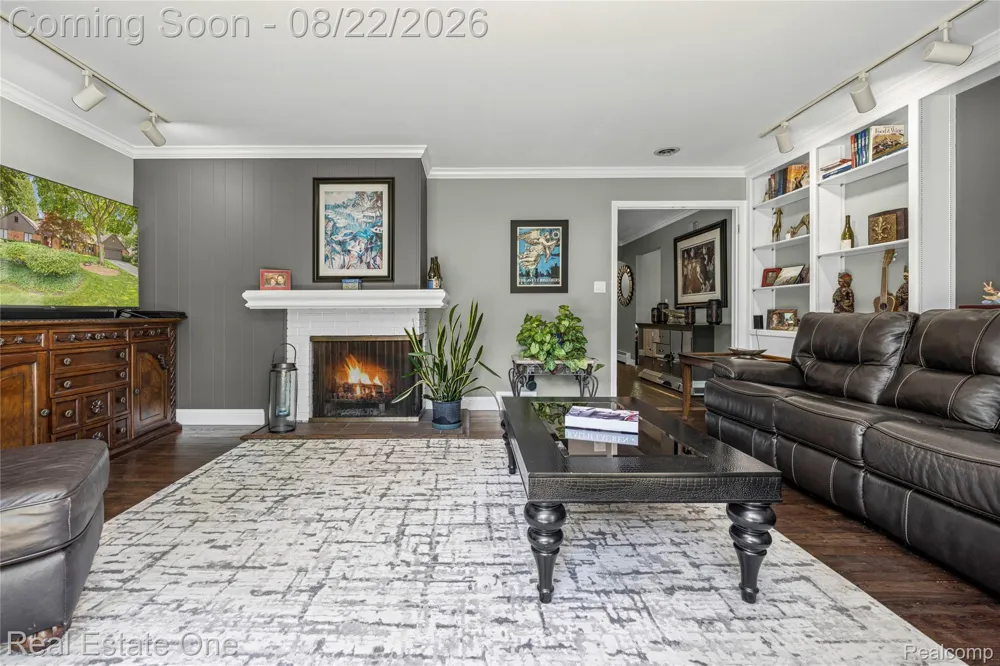 28330 E Blom Drive Harrison Charter Township, MI 48045