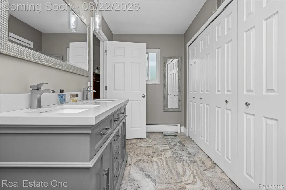 28330 E Blom Drive Harrison Charter Township, MI 48045
