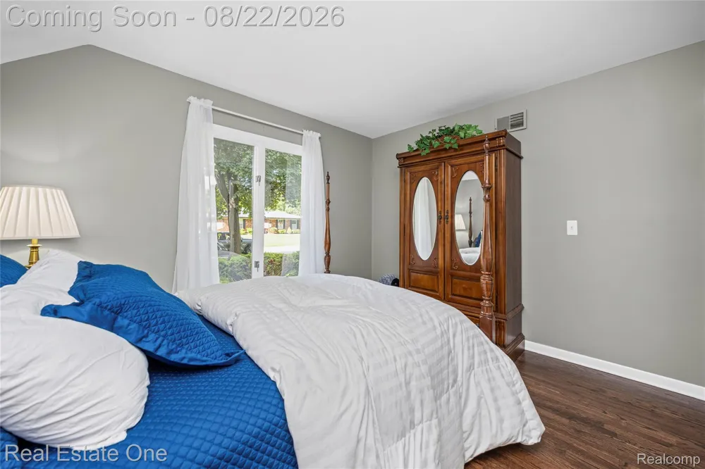 28330 E Blom Drive Harrison Charter Township, MI 48045