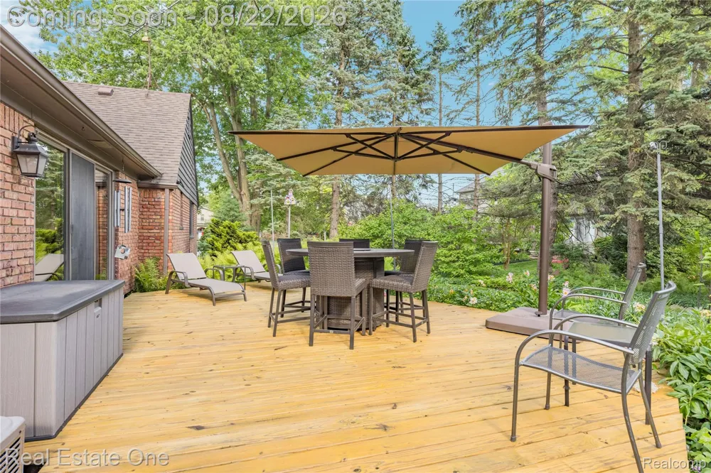 28330 E Blom Drive Harrison Charter Township, MI 48045