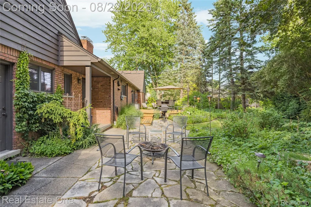28330 E Blom Drive Harrison Charter Township, MI 48045