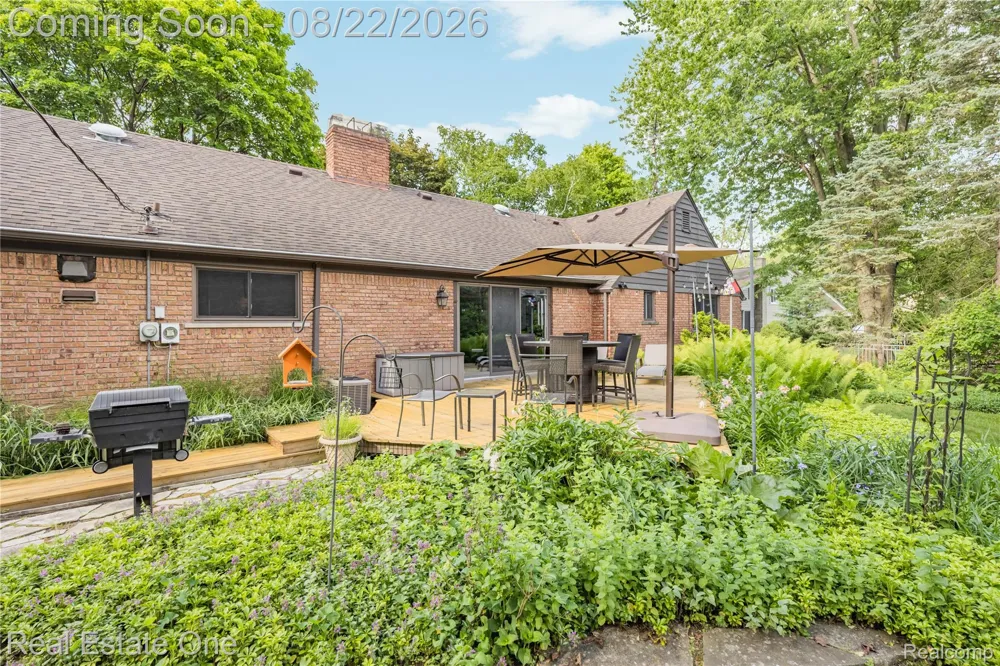 28330 E Blom Drive Harrison Charter Township, MI 48045