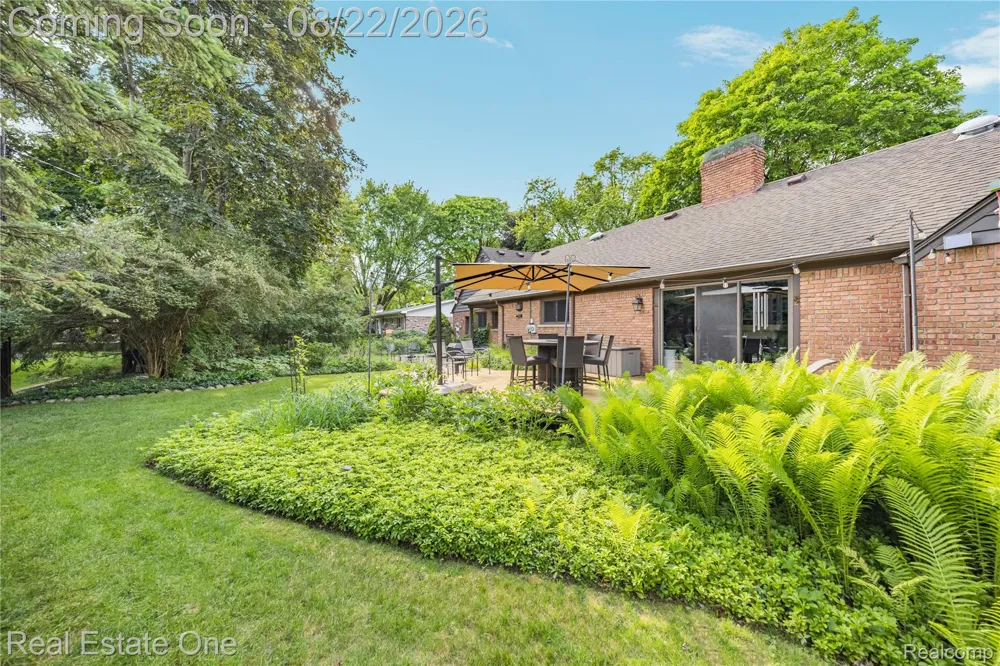 28330 E Blom Drive Harrison Charter Township, MI 48045