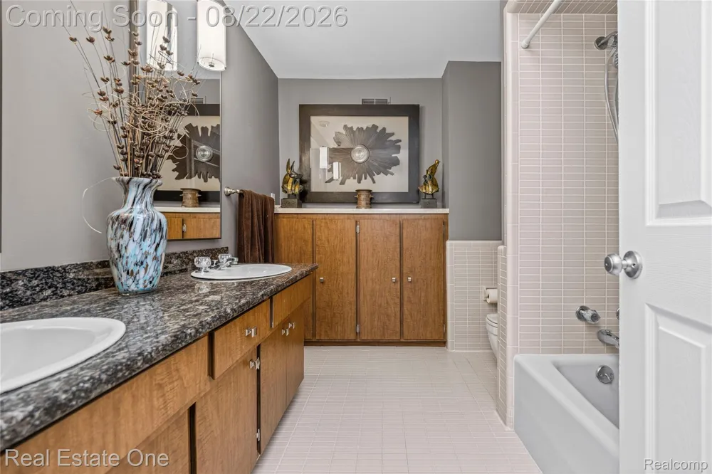 28330 E Blom Drive Harrison Charter Township, MI 48045