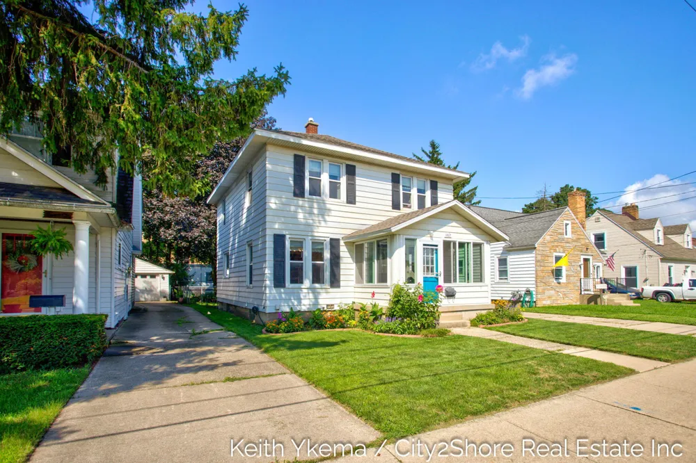1807 Martindale Avenue SW Wyoming City, MI 49509