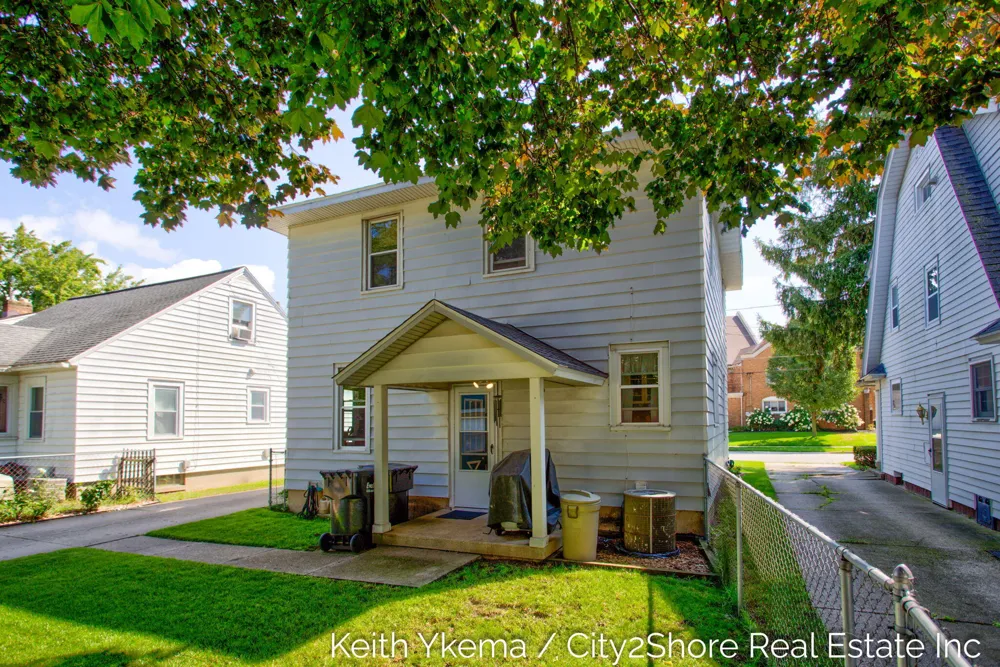 1807 Martindale Avenue SW Wyoming City, MI 49509