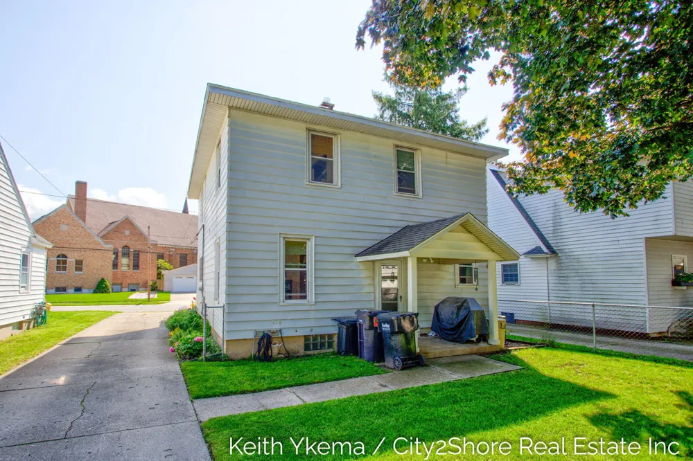 1807 Martindale Avenue SW Wyoming City, MI 49509