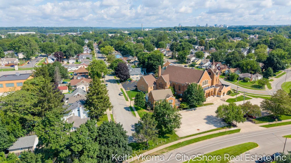 1807 Martindale Avenue SW Wyoming City, MI 49509