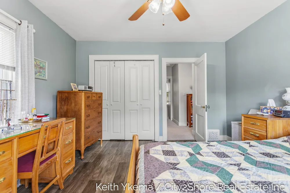 1807 Martindale Avenue SW Wyoming City, MI 49509