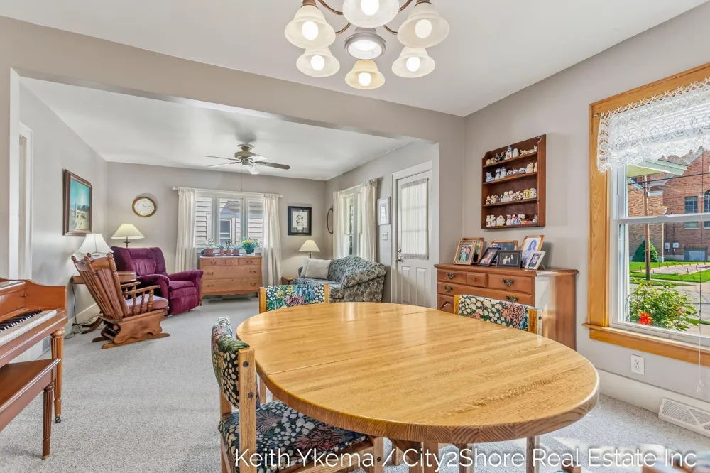 1807 Martindale Avenue SW Wyoming City, MI 49509