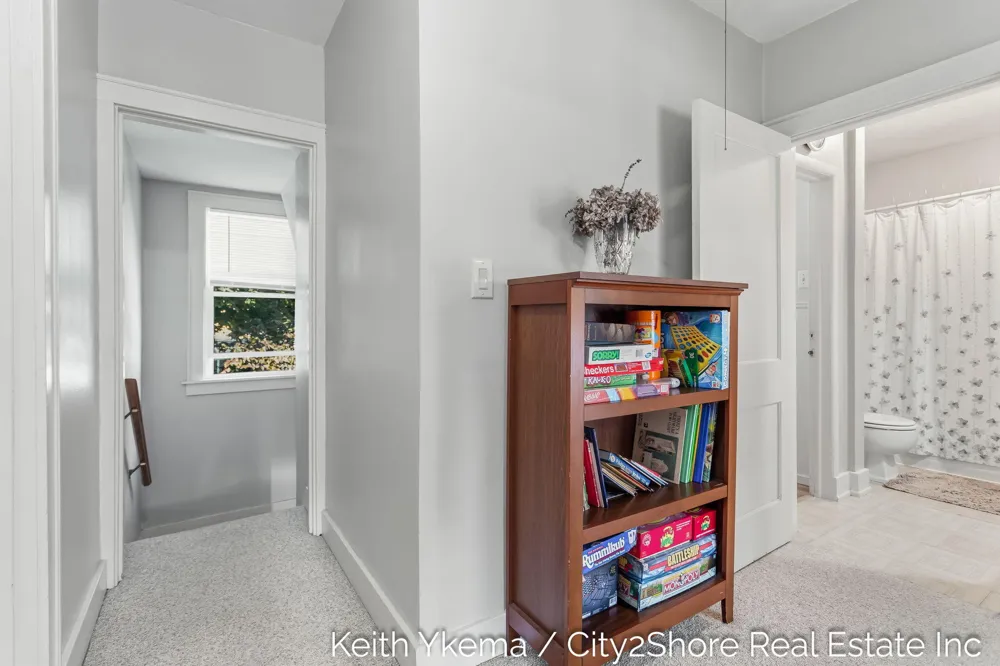 1807 Martindale Avenue SW Wyoming City, MI 49509