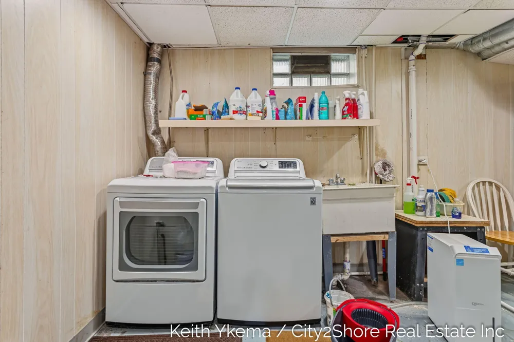 1807 Martindale Avenue SW Wyoming City, MI 49509