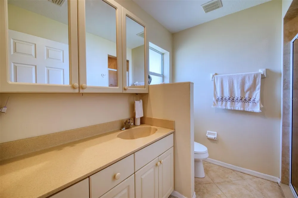 541 FALKLAND ROAD Venice, FL 34293