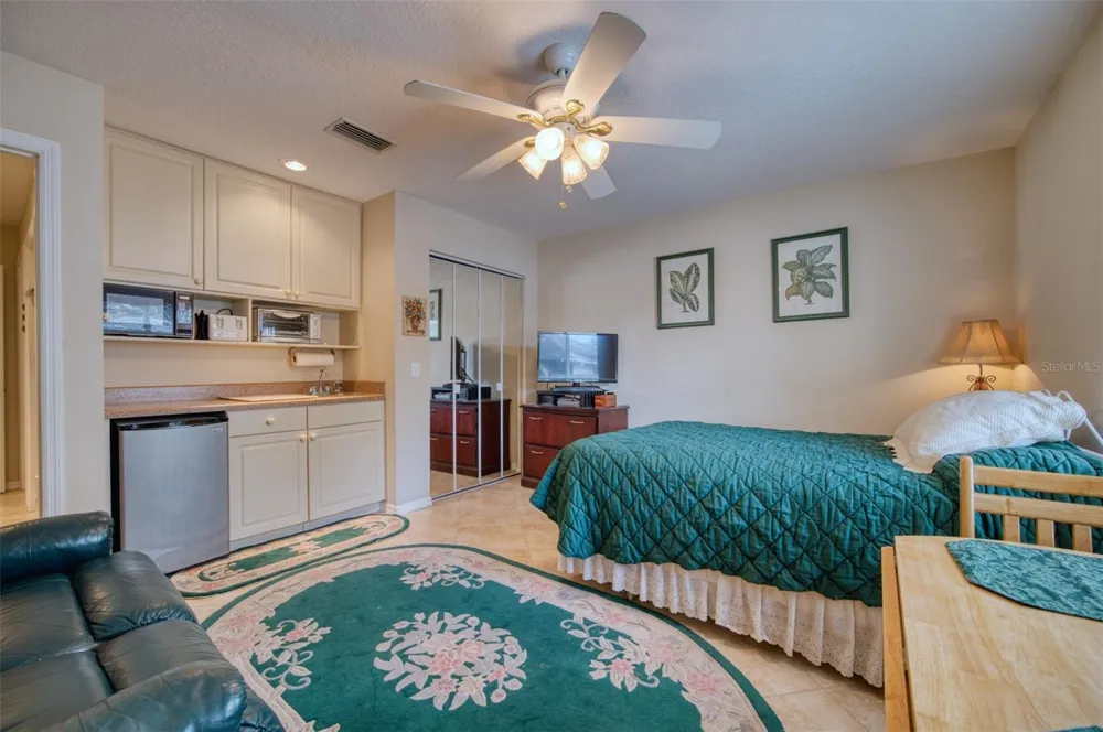 541 FALKLAND ROAD Venice, FL 34293