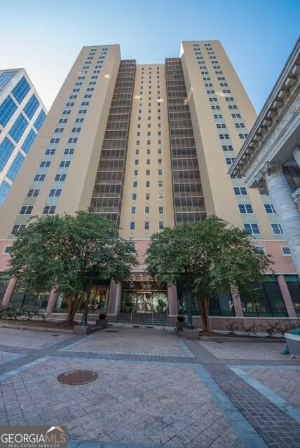 300 Peachtree ST NE