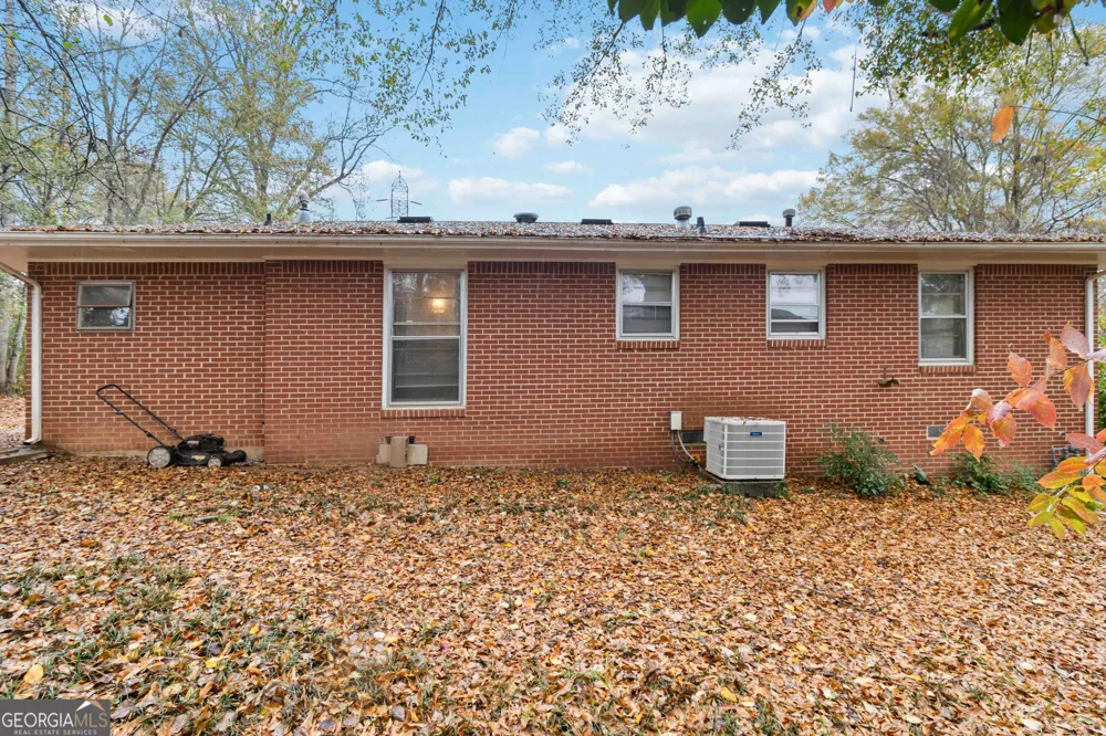 913 Longleaf DR Forest Park, GA 30297