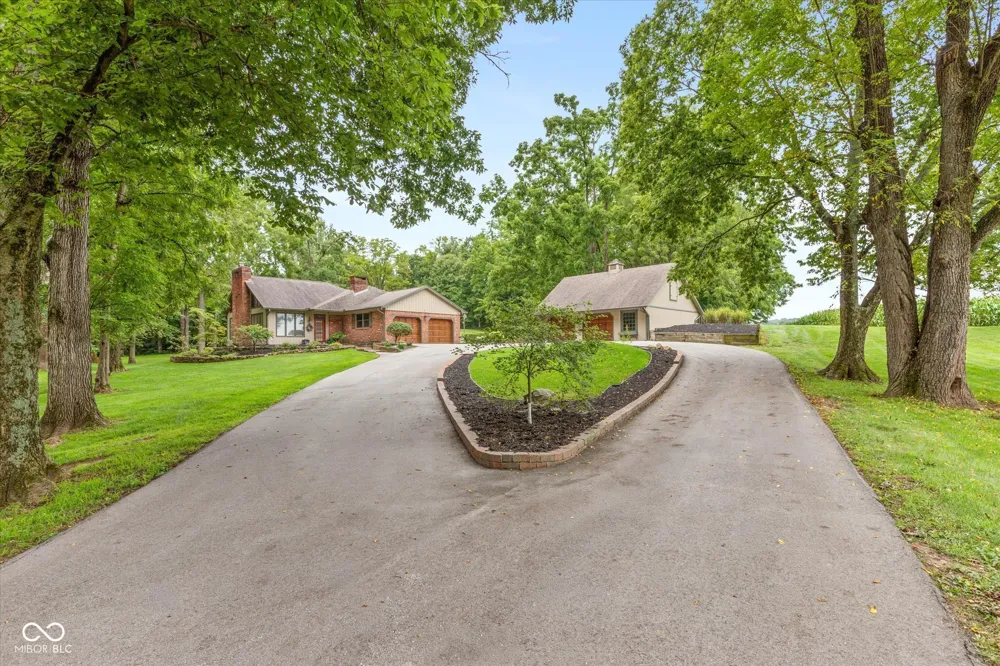 12196 Bingham Road Mooresville, IN 46158
