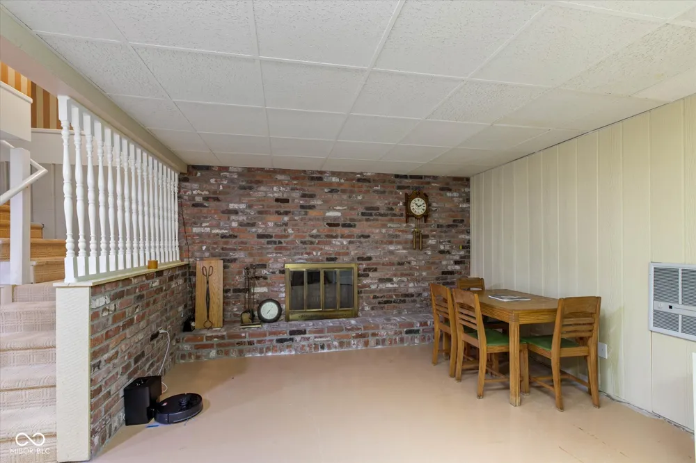 12196 Bingham Road Mooresville, IN 46158