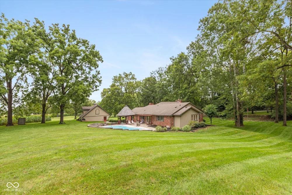 12196 Bingham Road Mooresville, IN 46158