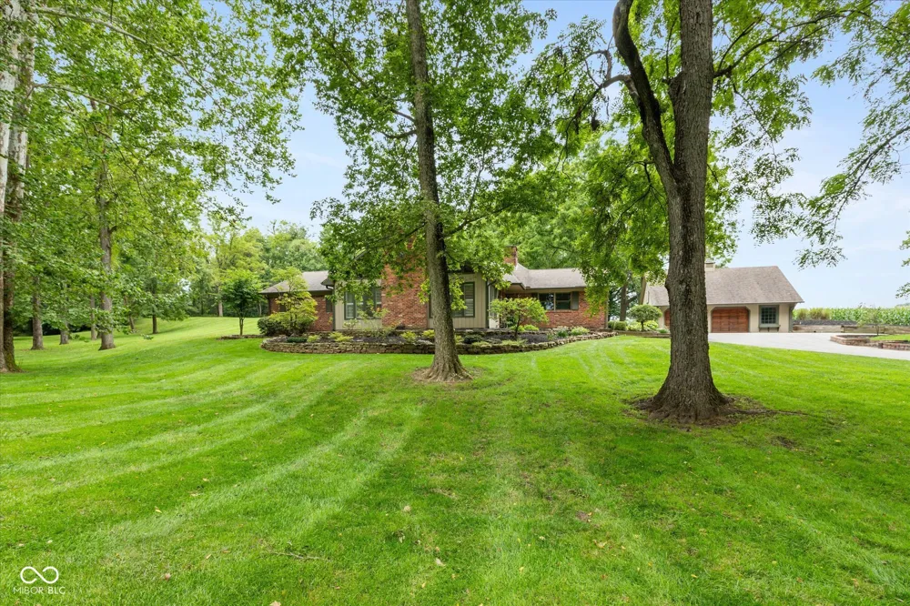 12196 Bingham Road Mooresville, IN 46158