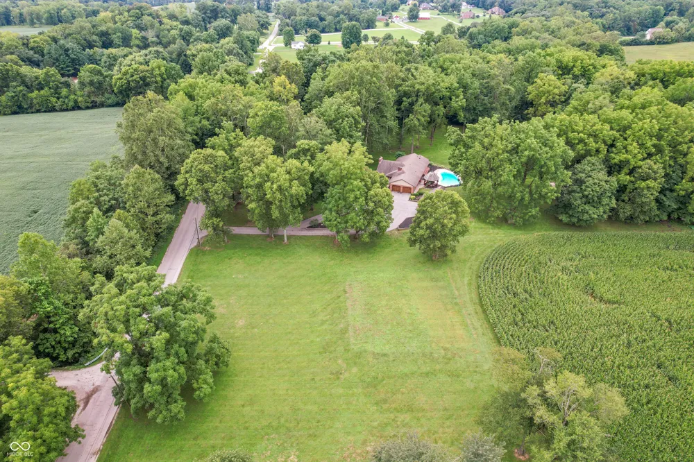 12196 Bingham Road Mooresville, IN 46158