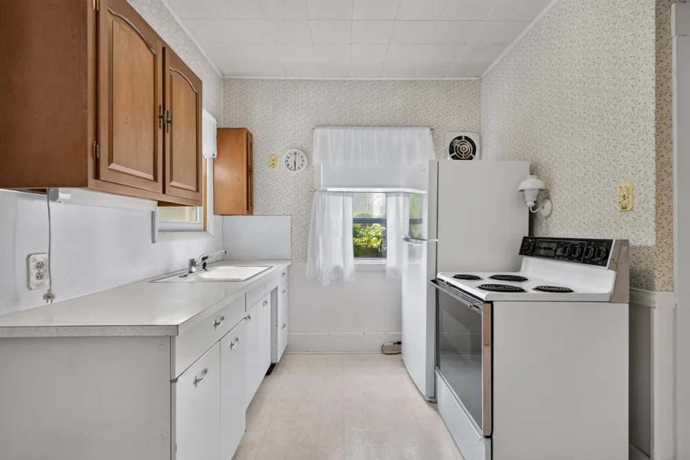605 Harwood Street Jackson, MI 49203