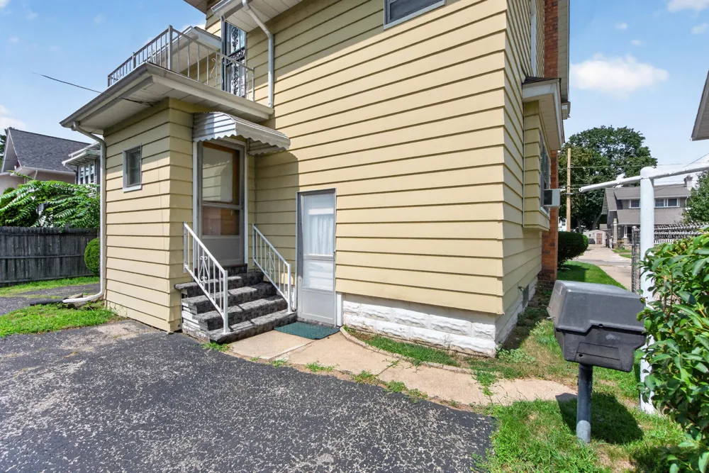 605 Harwood Street Jackson, MI 49203