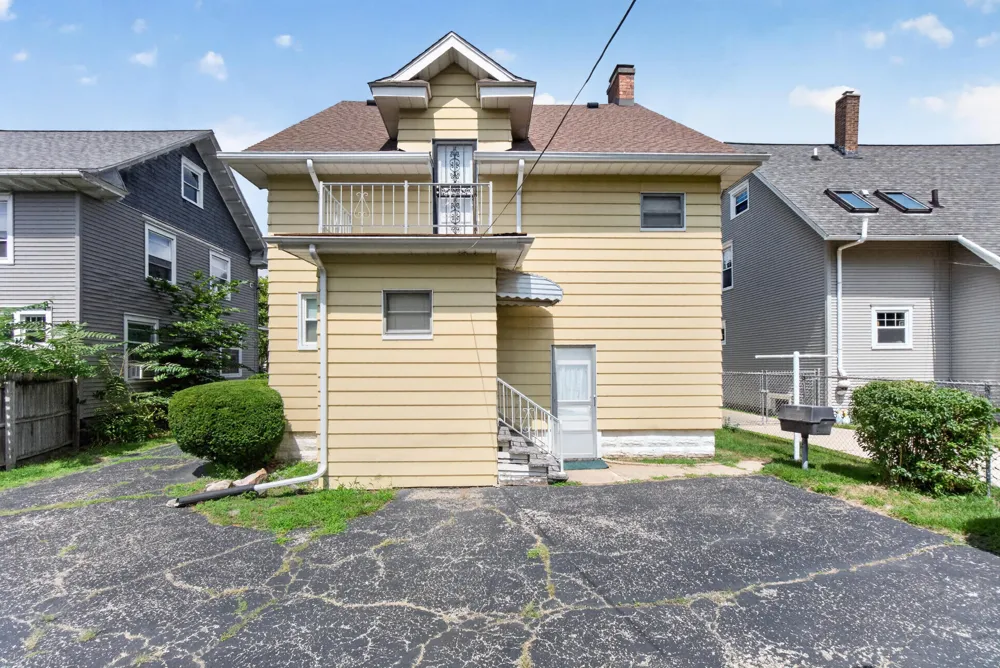 605 Harwood Street Jackson, MI 49203